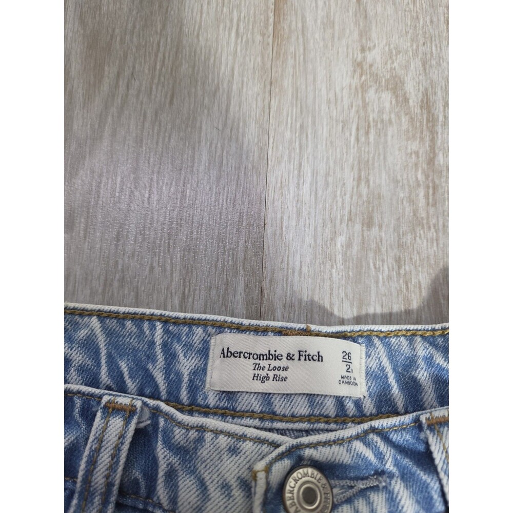 Abercrombie & Fitch The Loose High Rise Jeans Light Wash Straight Leg 26/2R GUC - Picture 6 of 12